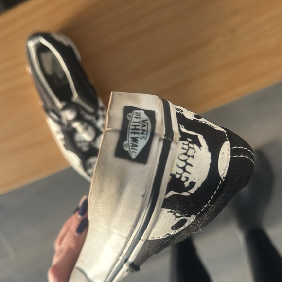 Vans skull 💀 slides - Picture 4 of 5